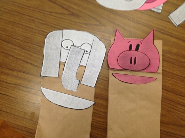elephant-and-piggie-paper-bag-puppets-the-loudest-librarian